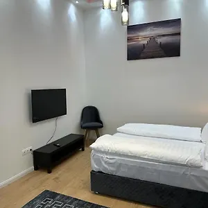 Lizu Apartmant Appartamento Budapest